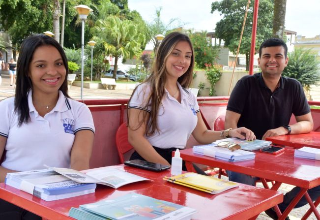 Procon de Agudos faz ação de orientação na Semana do Consumidor