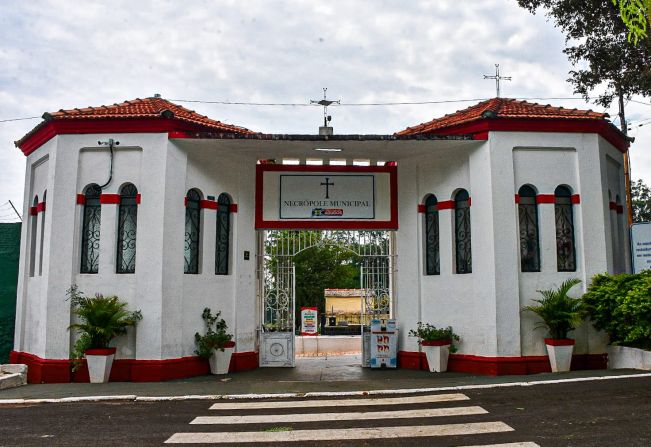 Cemitério Municipal funcionará em horário especial no Feriado de Finados