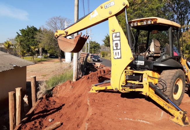 Secretaria de Obras realizou melhorias em ruas dos distritos industriais I e II