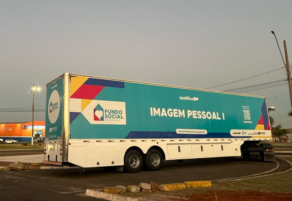 AGUDOS RECEBE CARRETA DA CAPACITAÇÃO COM CURSOS GRATUITOS PARA A POPULAÇÃO