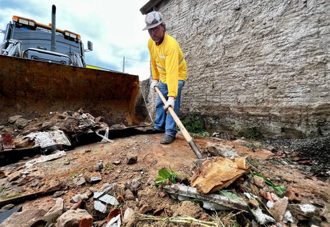 Operação “Bairro Limpo” continua em Agudos