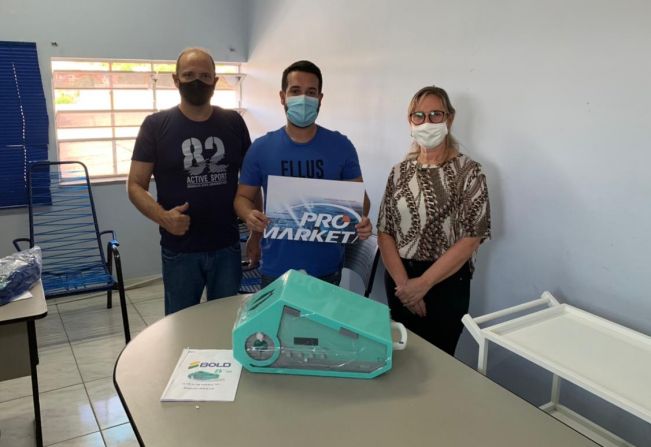 Empresa Promarket oficializa entrega de respirador para Agudos