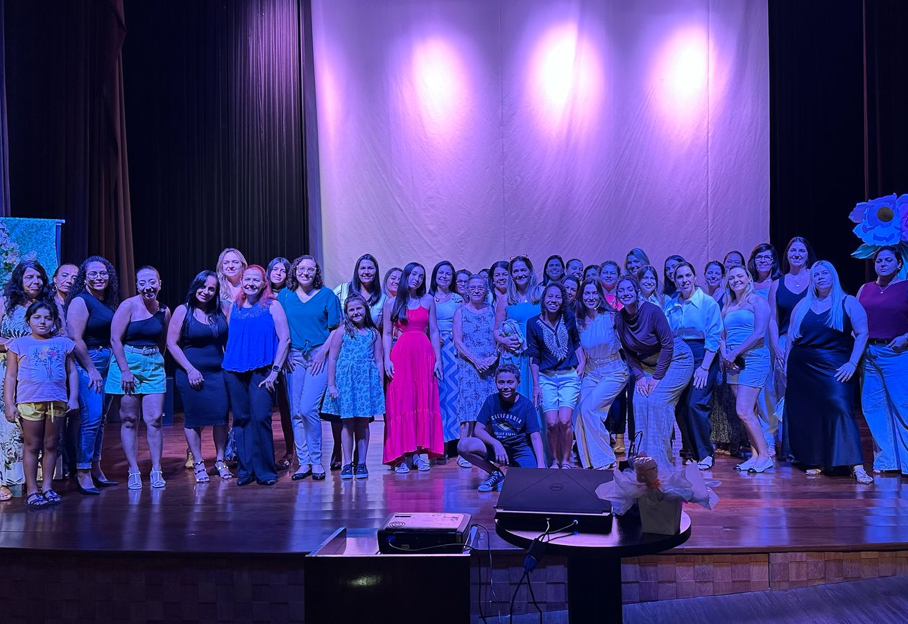 MULHERES DE AGUDOS PARTICIPAM DA PALESTRA “O PODER DA IMAGEM”