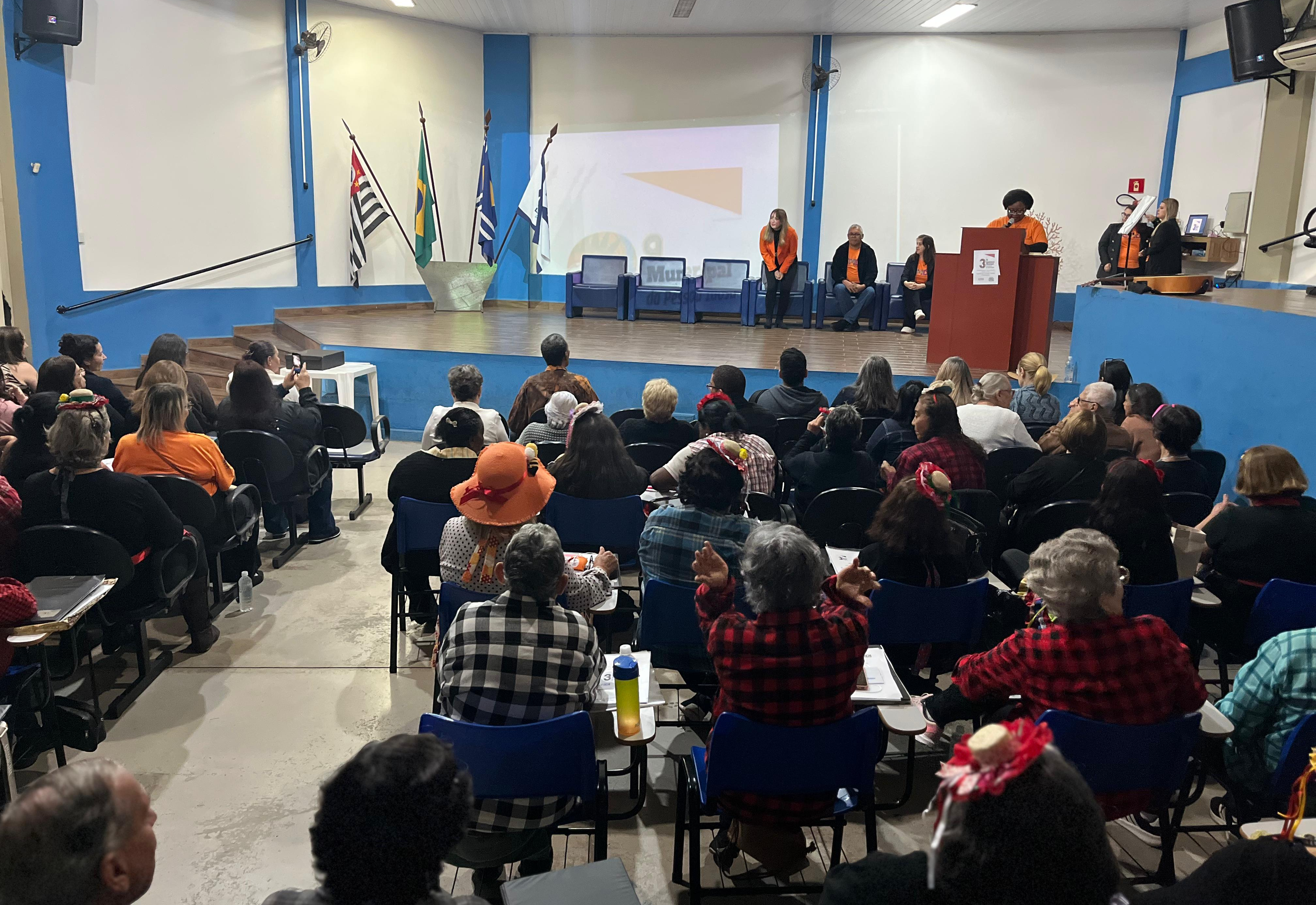 PREFEITURA DE AGUDOS REALIZA 3ª CONFERÊNCIA MUNICIPAL DOS DIREITOS DA PESSOA IDOSA