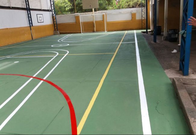 Prefeitura realiza reformas e pinturas nas quadras das escolas municipais