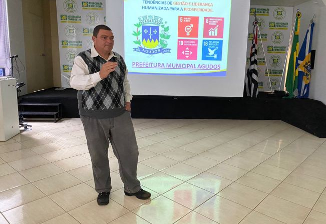 Reunião com coordenadores discute técnicas de gestão na área de Administração