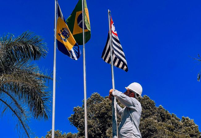Iluminação da Praça Tiradentes começa a ser substituída por LED