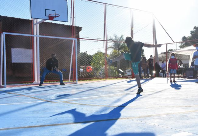 Prefeitura conclui revitalização da quadra poliesportiva de Domélia
