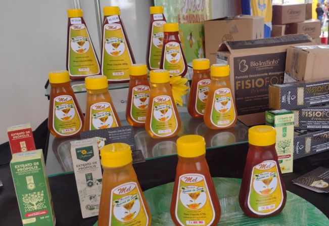 Apiário agudense participa da maior feira de apicultura do Brasil 