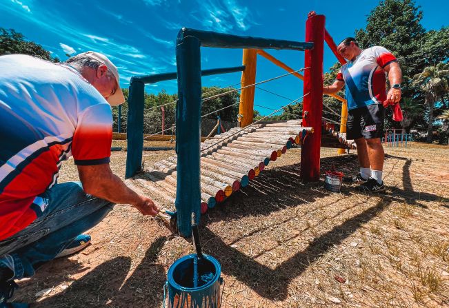 Manutenção no parquinho Clim garante mais segurança e melhor diversão para as crianças
